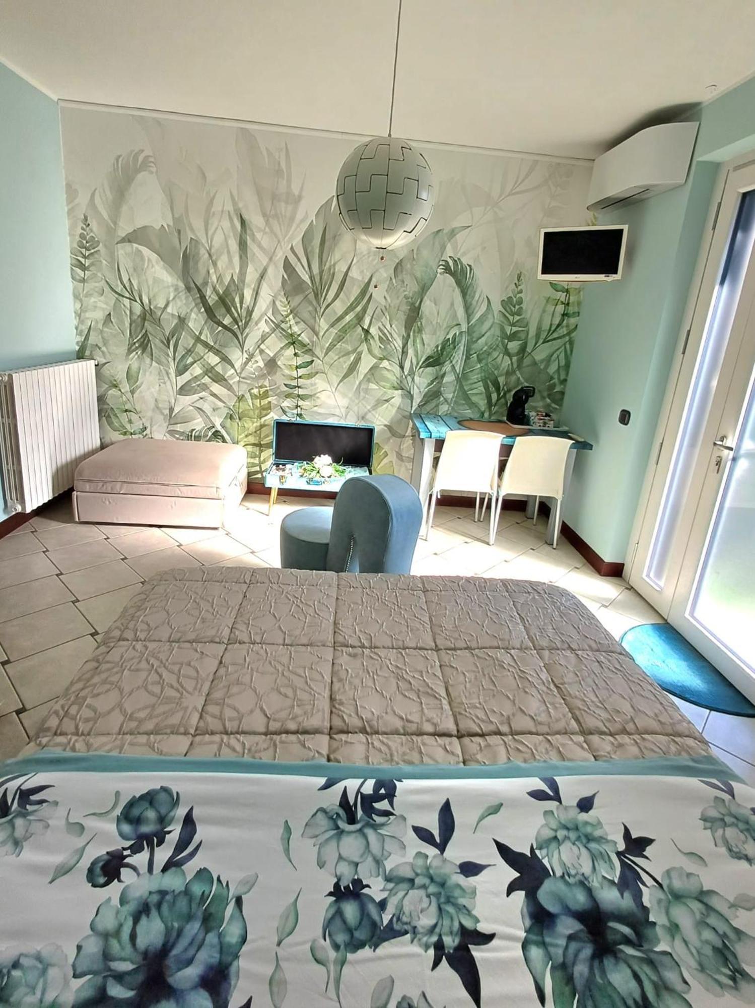 Maryhouse - Ingresso Indipendente Hotel Venegono Superiore Bagian luar foto