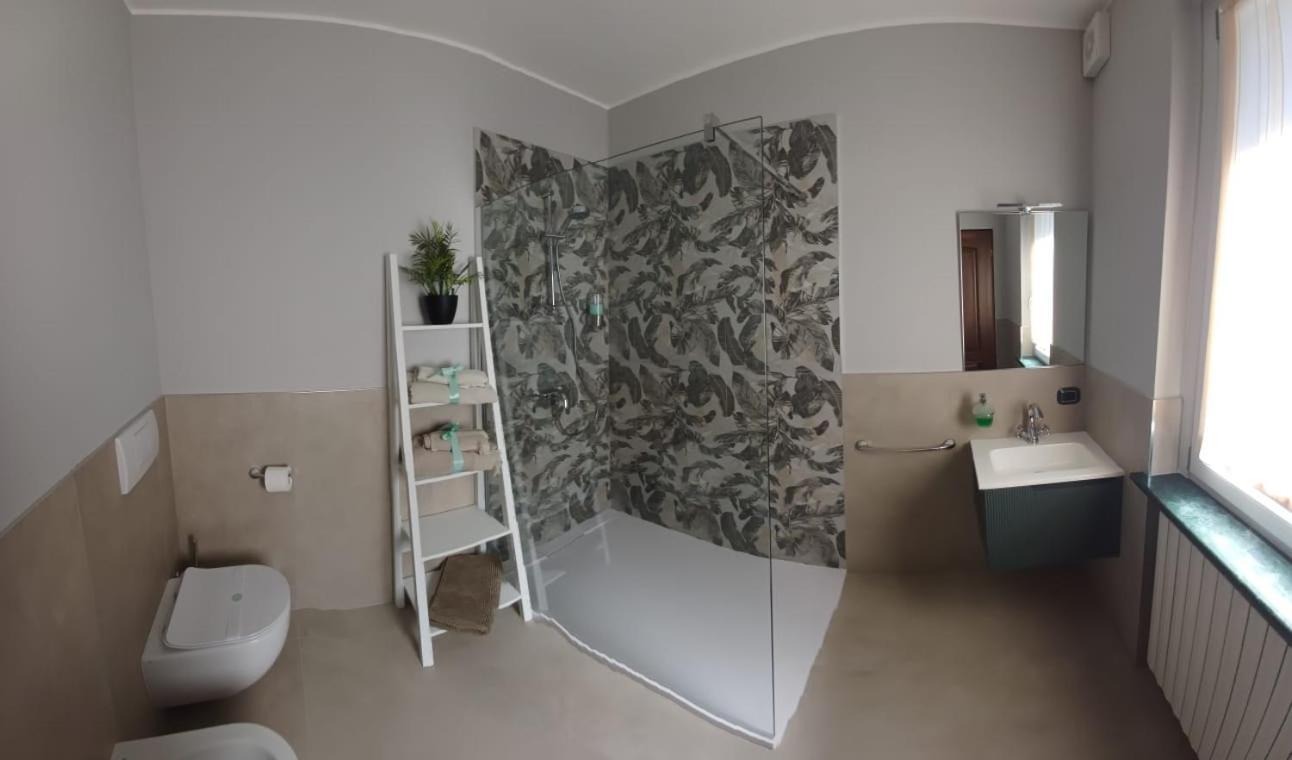 Maryhouse - Ingresso Indipendente Hotel Venegono Superiore Bagian luar foto